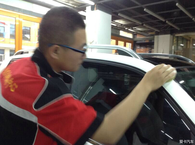 東營美佳汽車服務中心 專業漆面護理，煥新奔馳GLK300的奪目光彩